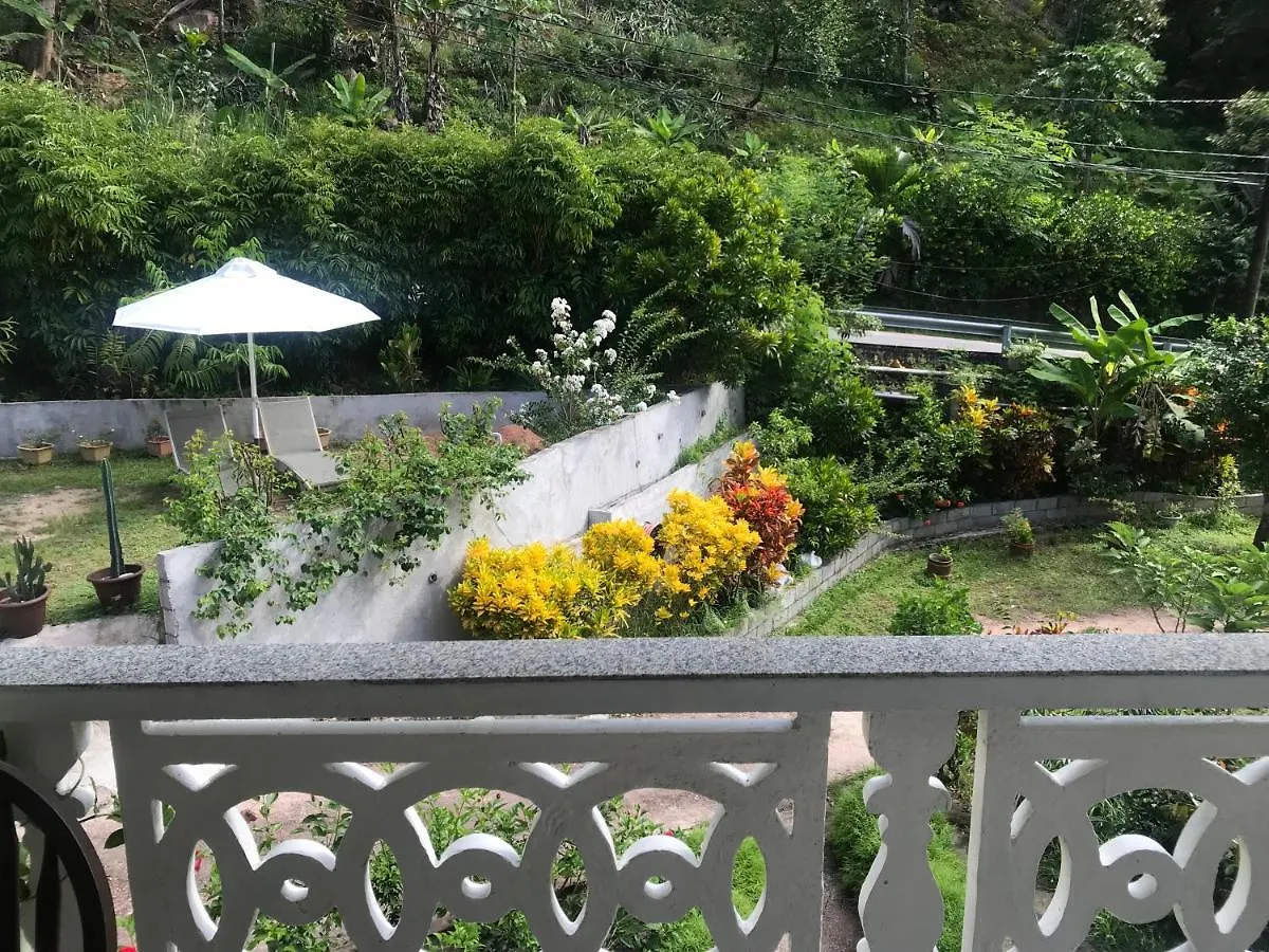 Fond B'Offay Lodge Victoria